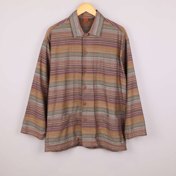 Flerfärgad randig skjorta med fickor