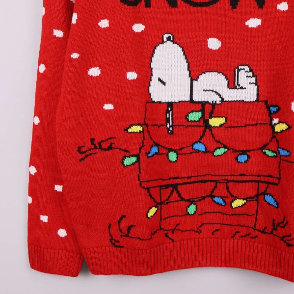 Närbild på snoopy och färgglada ljus på tröjans framsida