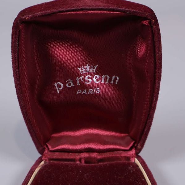 Parsenn Paris logga i vinröd sammetsask