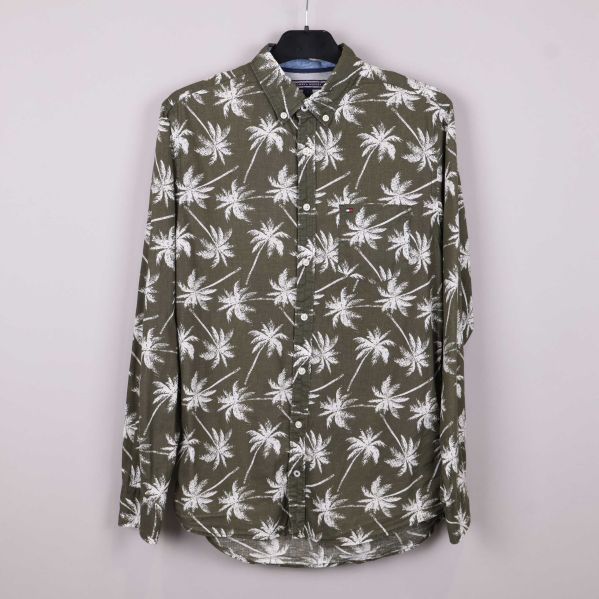 Palmmönstrad skjorta framifrån