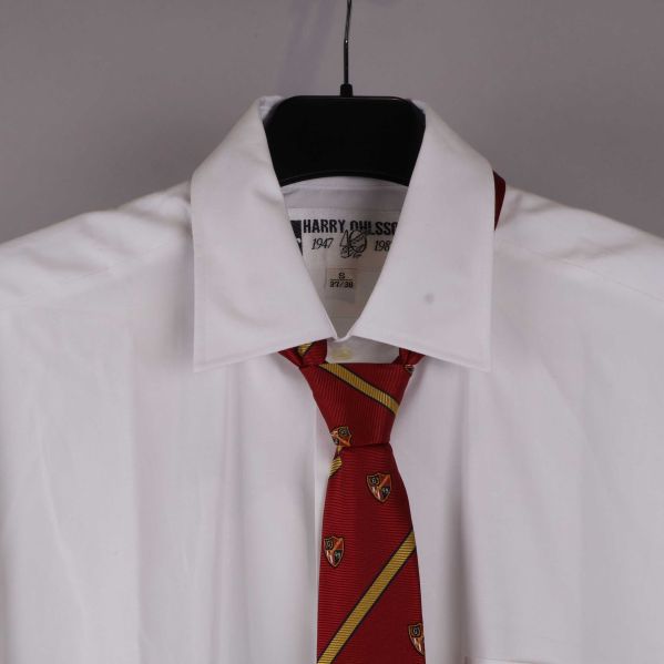 Skjortans krage och slips