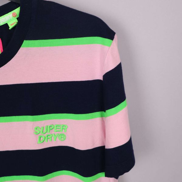 Broderad logotyp på t-shirt