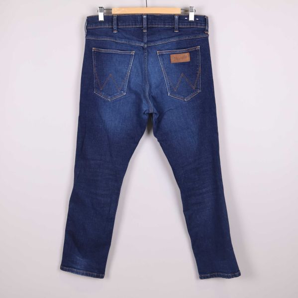 Bakfickor med Wrangler märkning