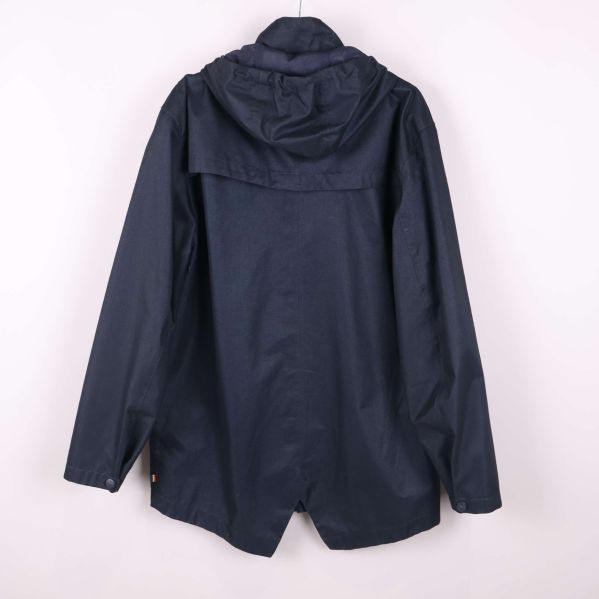 Rymliga fickor med lock