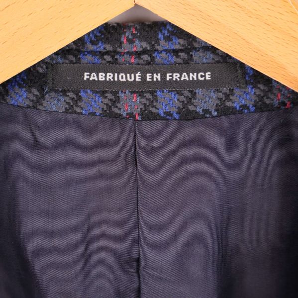 Halsringning med etikett fabricqué en France