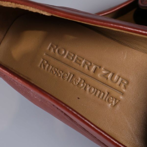 Stämpel på innersulan med texten Robert Zur Russell & Bromley