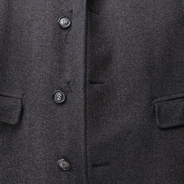 Två övre knappar är lösa