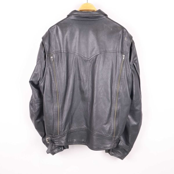 Rygg med dekorativa sömmar