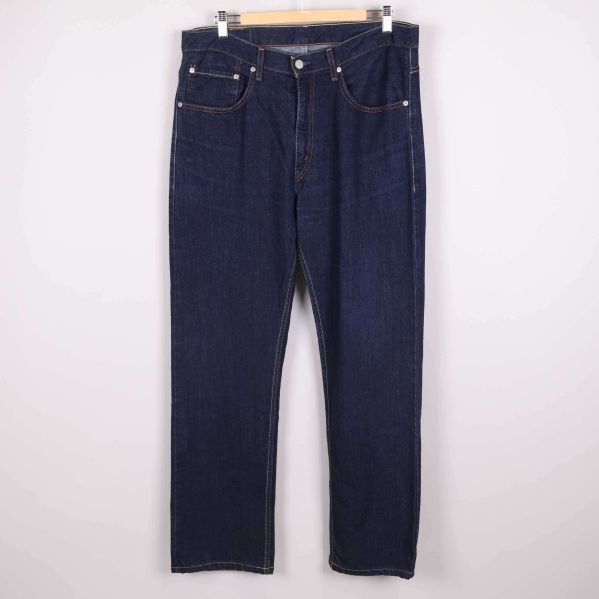 Rak passform och djup indigo denim