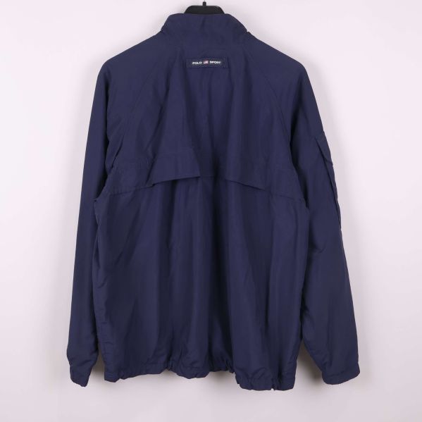 Ventilerande ryggdetalj bak