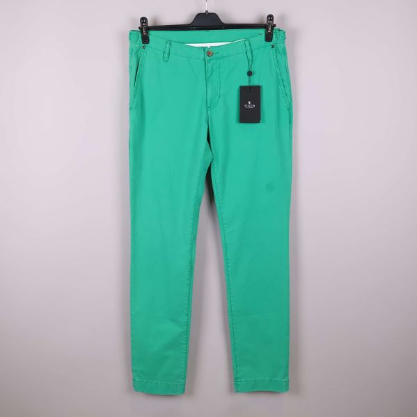 Framsida på gröna byxor