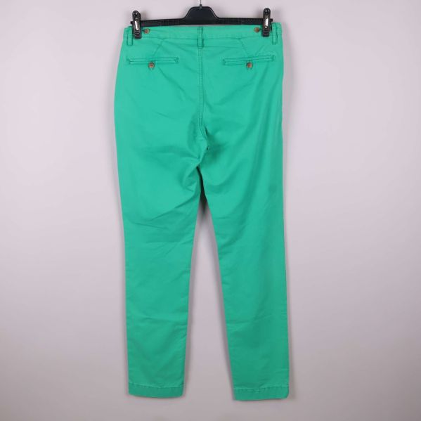 Bakfickor och knappdetaljer