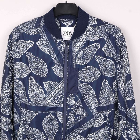 Jacka med ZARA-märke