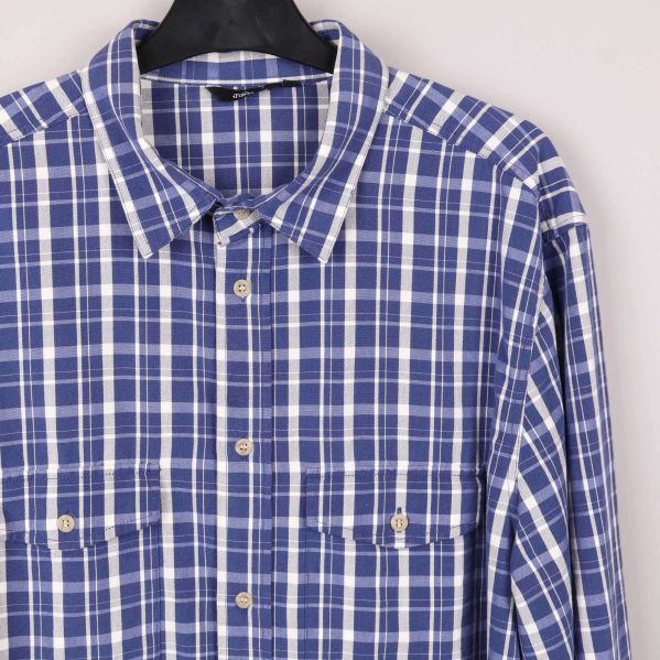 Skjorta med klassisk krage och XL-storlek