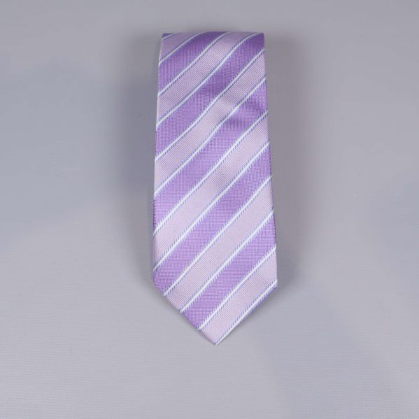 Slips i lila med vita och blå diagonala ränder