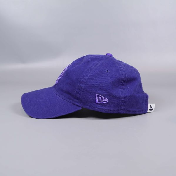 Keps från sidan med New Era-märke och justerbart spänne