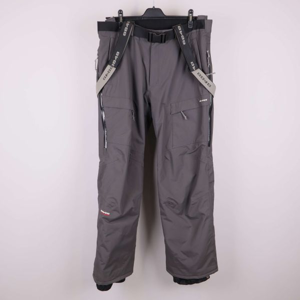 Grå skalbyxa med hängslen framifrån, flera fickor