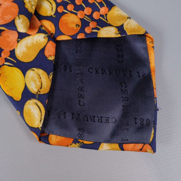 Slipsände med invävd Cerruti 1881 text på mörkblått foder