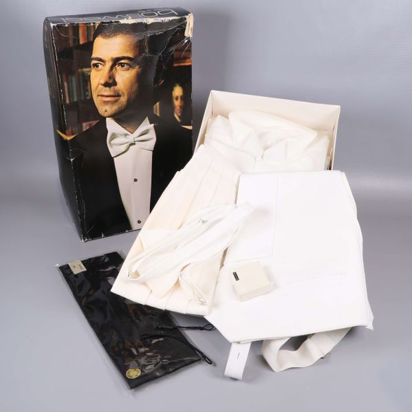 Frackskjorta med tillbehör samt originalkartong