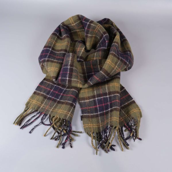 Rutig halsduk med fransar, löst arrangerad