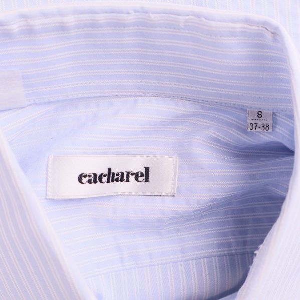 Närbild på Cacharel logotyp och storlek S 37-38