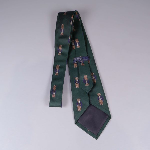 Baksida på slips med Polo by Ralph Lauren etikett