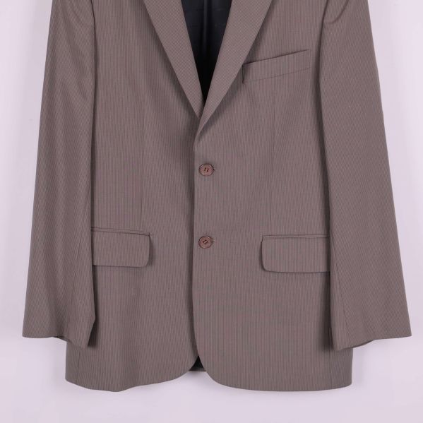 Närbild av undre ficka och tygstruktur