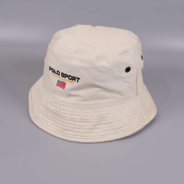 Beige bucket hat med Polo Sport och två lufthål, sidovy