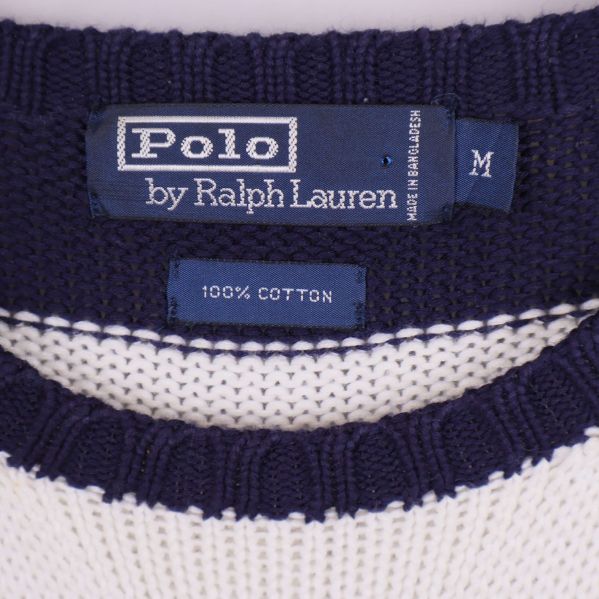 Närbild på etikett från Polo by Ralph Lauren och materialangivelse
