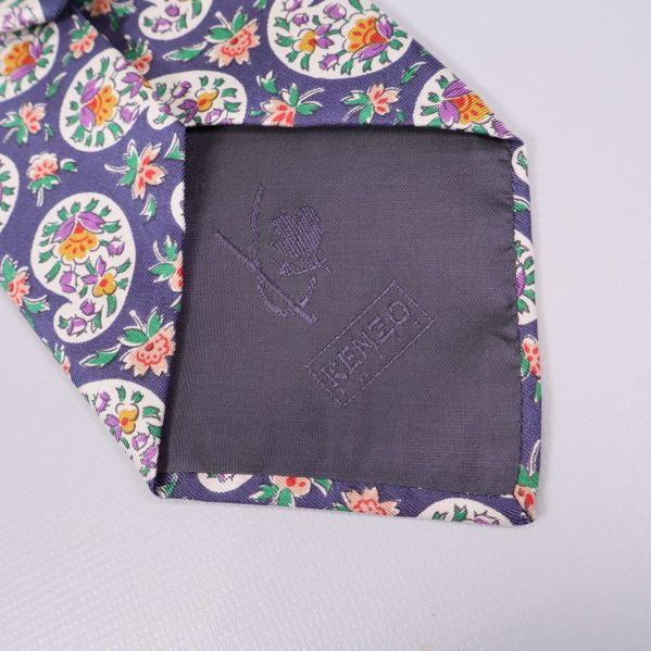 Invändig söm och broderad Kenzo-logga på slips