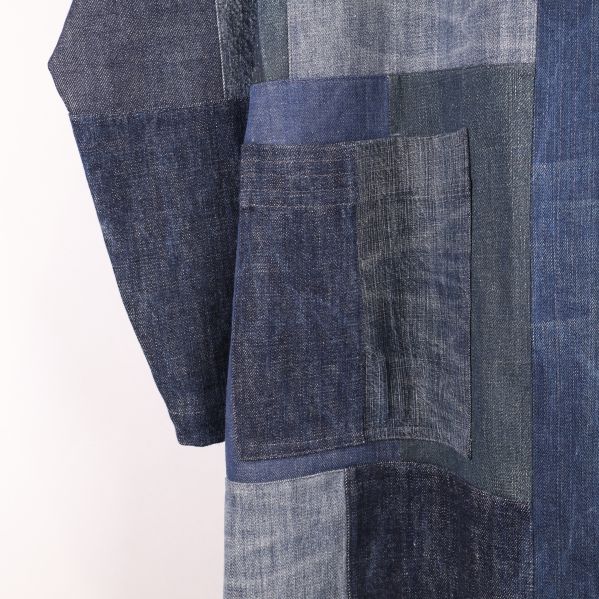 Patchwork mönster på sidan av jackan
