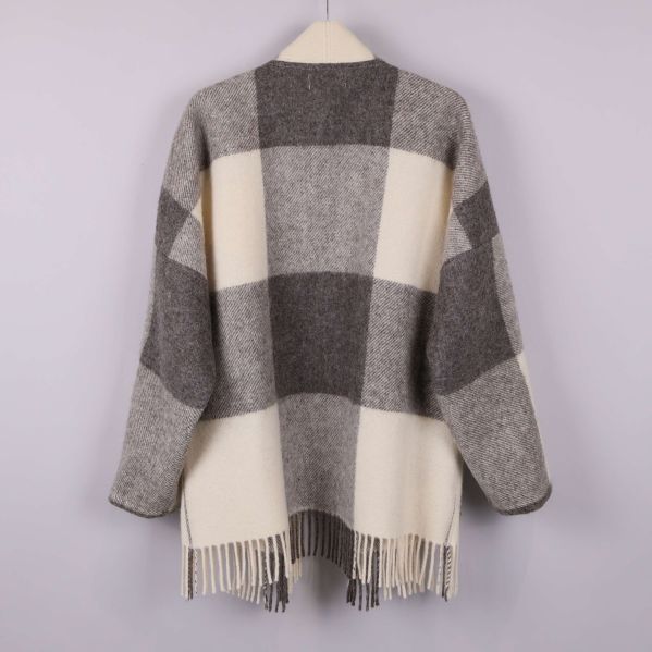 Filtjacka sedd bakifrån med blockmönster