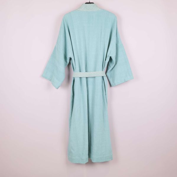 Kimono sedd bakifrån med knytband markerat