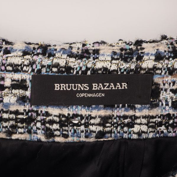 Bruuns Bazaar etikett inuti kjolen