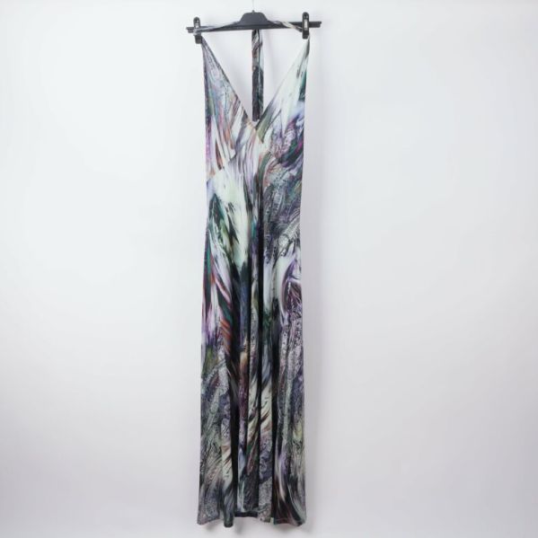 Lång klänning med abstrakt mönster, framifrån