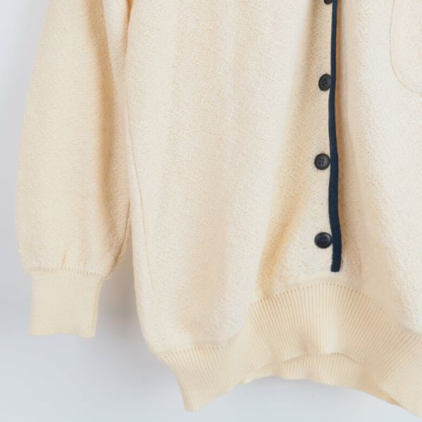 Stickad cardigan med ribbade ärmslut