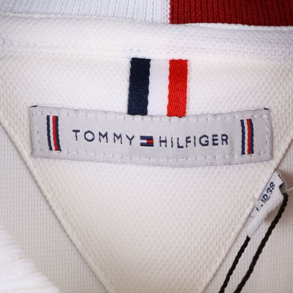 Tommy Hilfiger etikett närbild