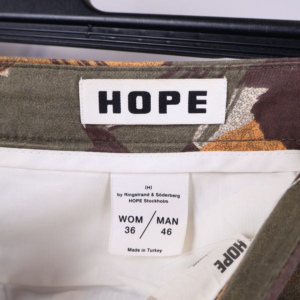 HOPE märke i byvägen