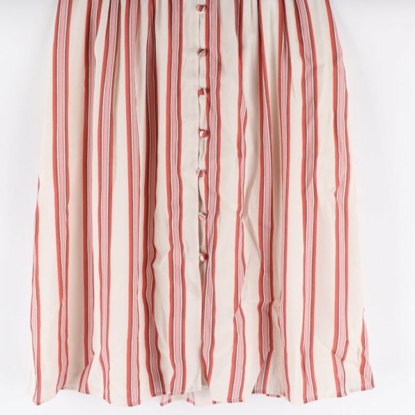 Randig kjol, nederdel av klänning