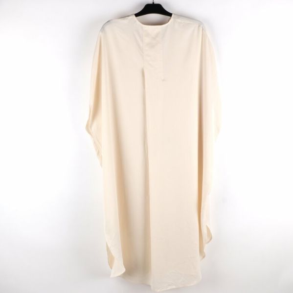 Lång beige kaftan klänning, framifrån