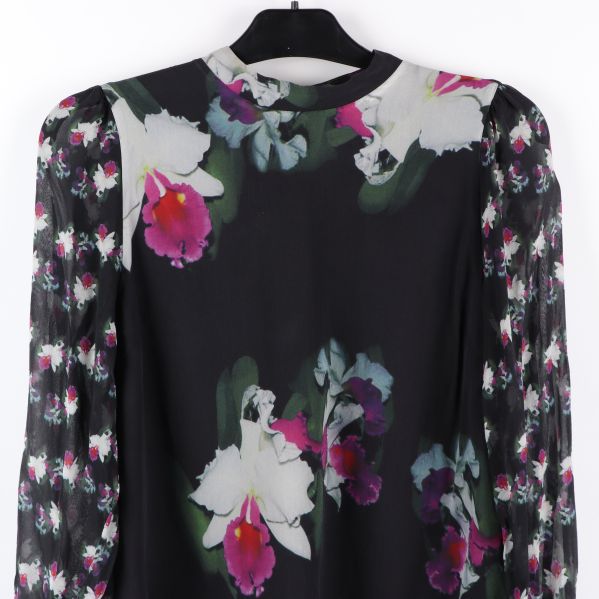 Överdel av blommig klänning, framifrån