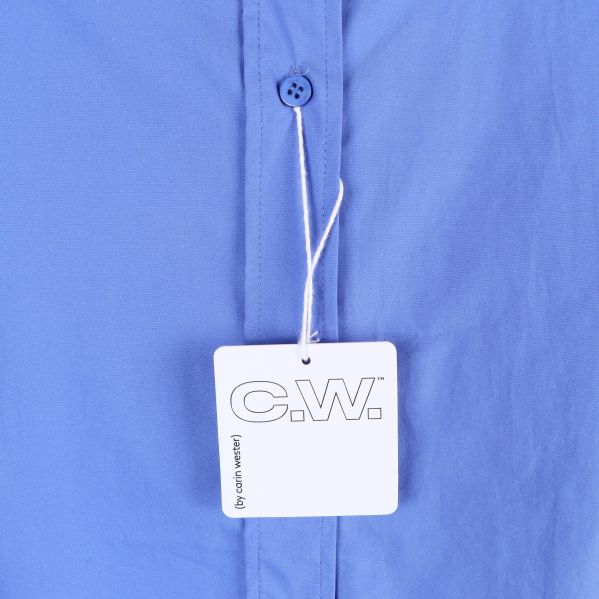 Närbild på produktens märke C.W.