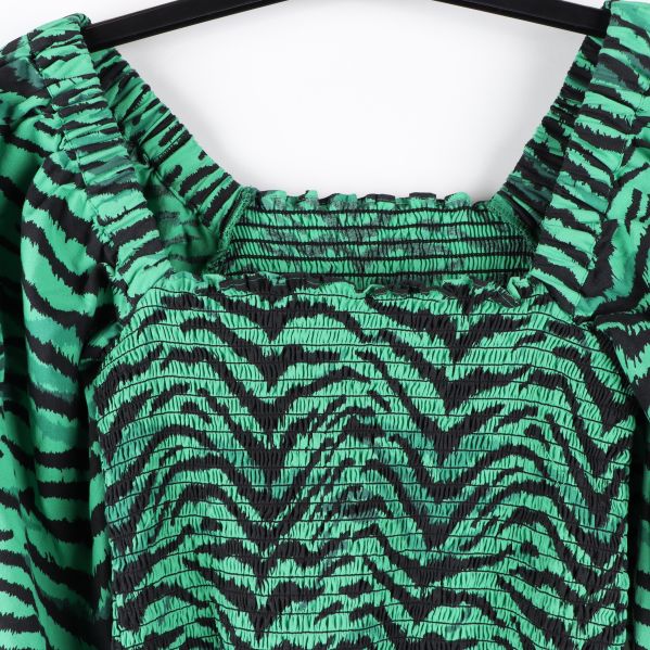 Detaljerat zebramönster Närbild av zebramönster på blus