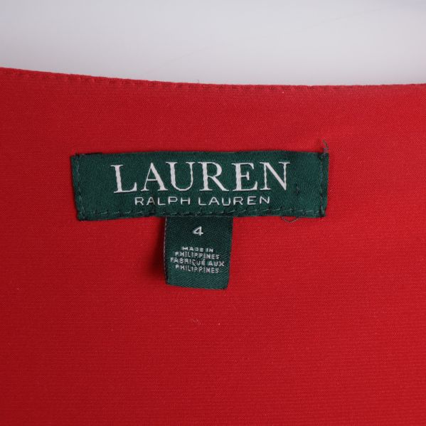 Klänningens märke Ralph Lauren 