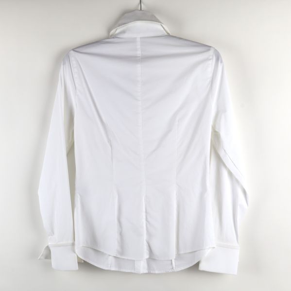 Baksidan av vit skjorta