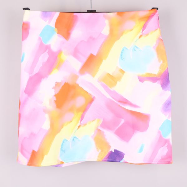 Flerfärgad kjol med livfulla färger