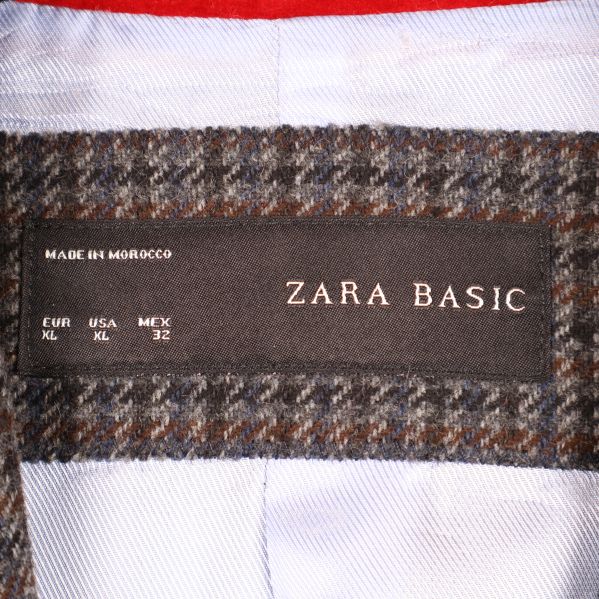 Zara Basic etikett insida av kavajen