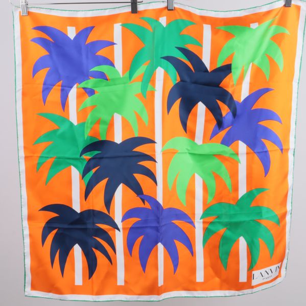 Färgglad scarf med palmbladsmönster