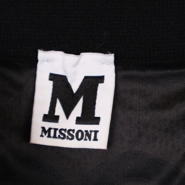 Missoni märkesetikett på kjolen