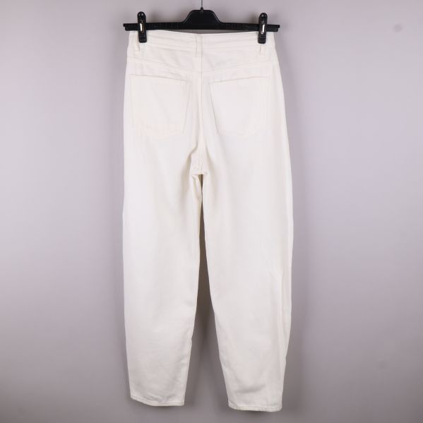 Baksida av vita jeans